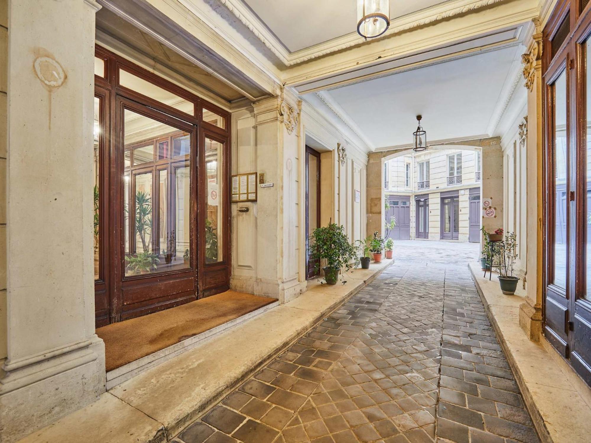 Sublime, Luxurious Flat Ac Matignon St Honore Apartment