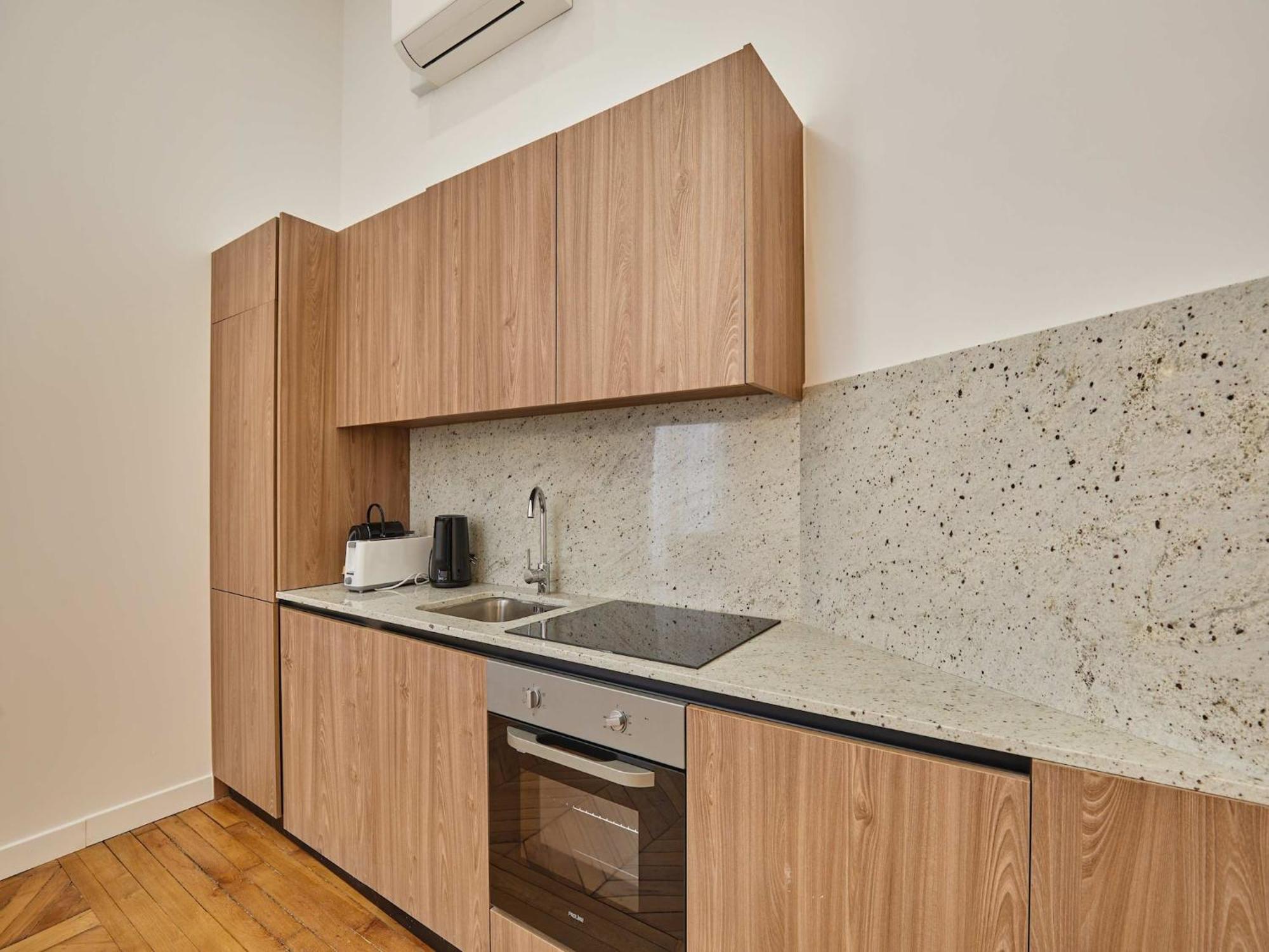 Sublime, Luxurious Flat Ac Matignon St Honore Paris