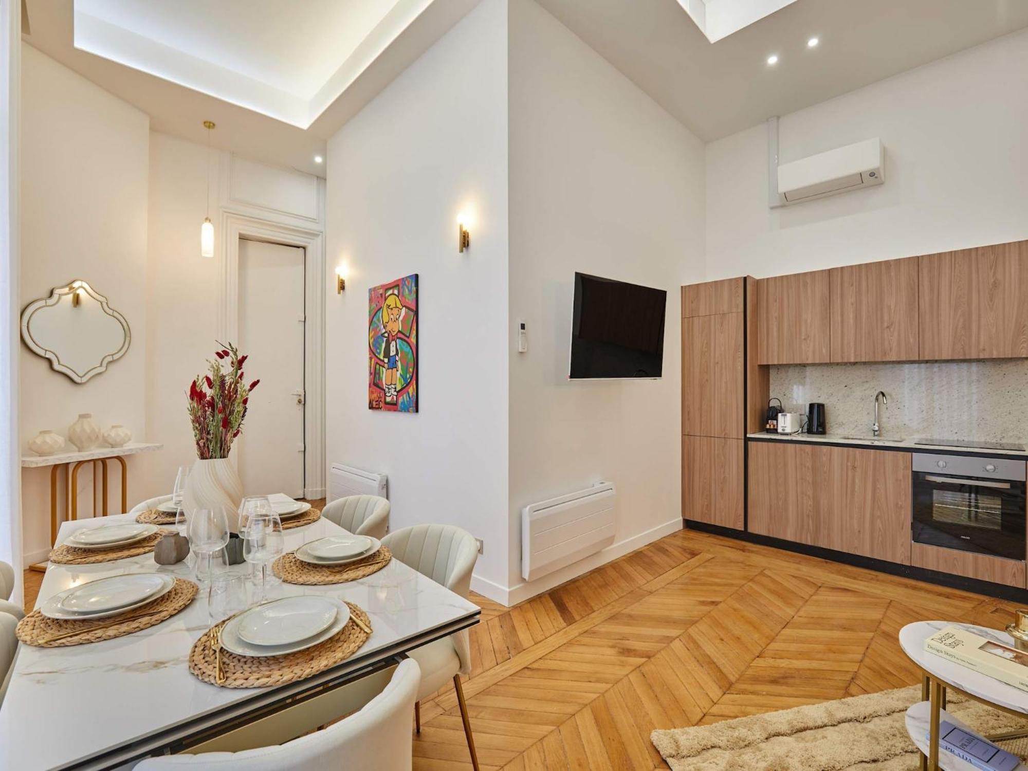 Sublime, Luxurious Flat Ac Matignon St Honore Apartment